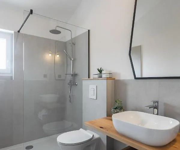 Hvar View フヴァル