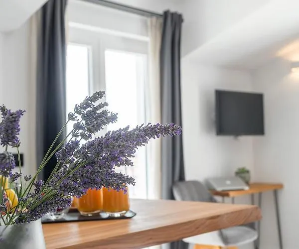 Hvar View フヴァル